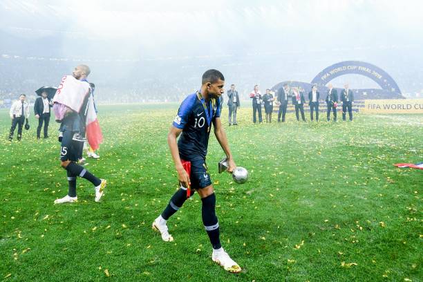 有人关注球 有人关注球