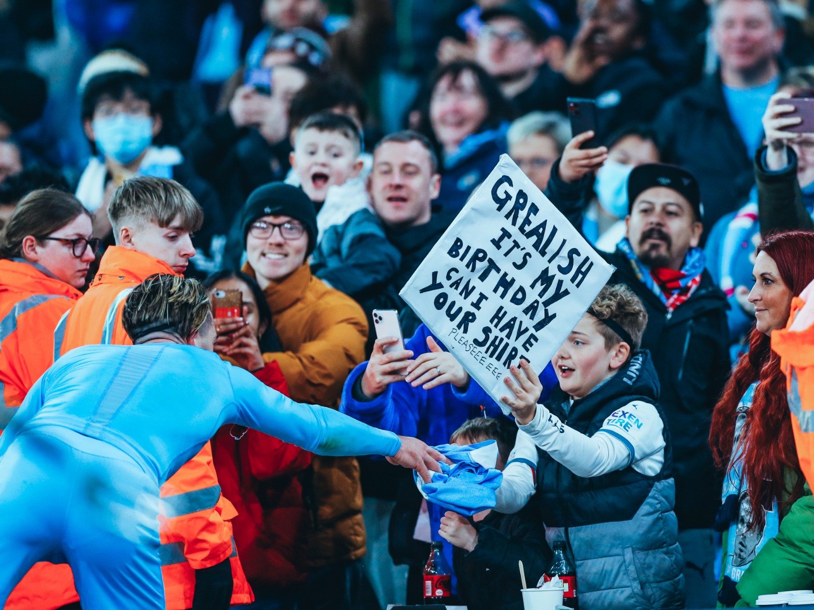 表现出的对 表现出的对